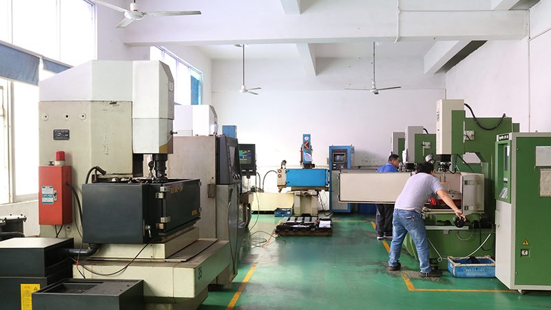 电子接插件冲压模具：揭秘报价背后的关键因素**